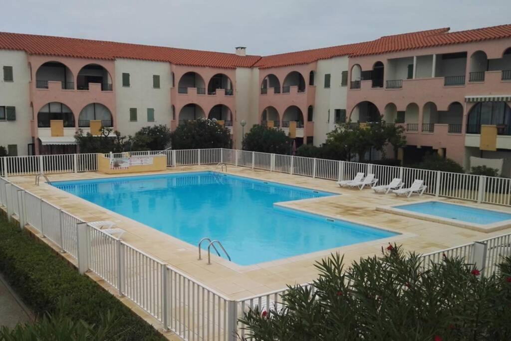 Luxueux studio mezzanine en résidence avec piscine au village Le Barcarès Esterno foto